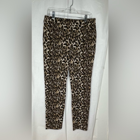Frank Lyman Leopard Prints pants. - Picture 3 of 11